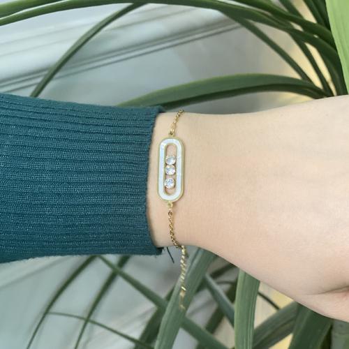 إسوارة ذهبية بفصوص زركون – أناقة ناعمة