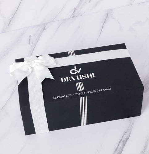 طقم رجالي مثالي لإطلالة كاملة بلون فضي