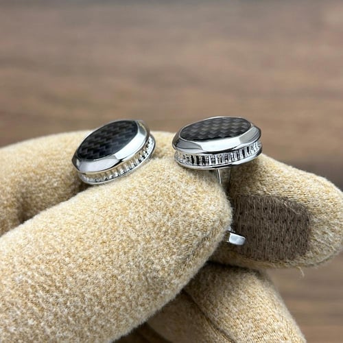 طقم رجالي مثالي لإطلالة كاملة بلون فضي ميناء كحلي