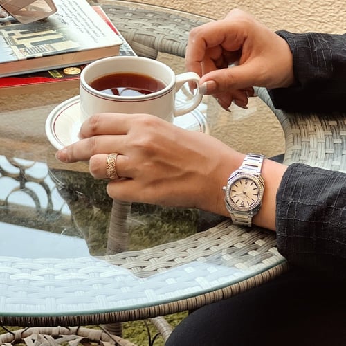 ساعة نسائية انديرا استيل بلون فضي