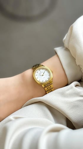 ساعة نسائية انديرا استيل بلون الذهبي