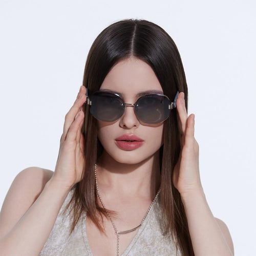 نظارات شمسية نسائية تصميم انيق - لون رمادي