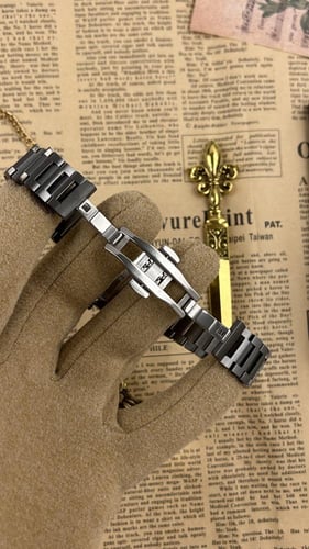 ساعة ديفوشي رجالية رمادية بميناء عربي وسوار استيل