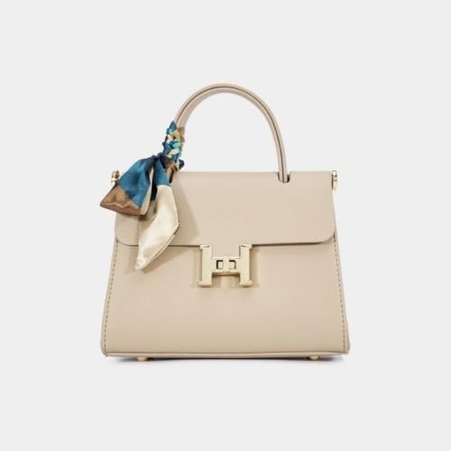 شنطة يد نسائية من باجكو باللون البيج – تصميم أنيق...