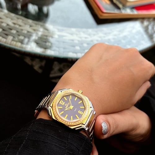 ساعة نسائية انديرا استيل بلون فضي و ذهبي