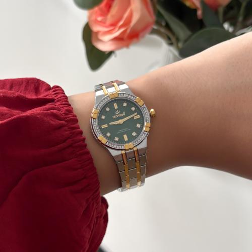 ساعة ديفوشي نسائية استيل ذهبي وفضي