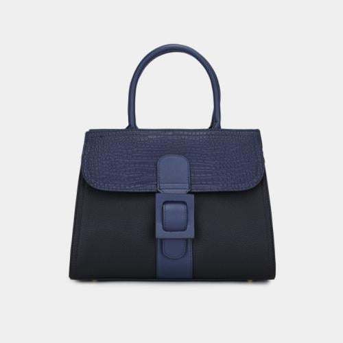 شنطة نسائية جلد مع حزام طويل و محفظة بلون اسود و ك...