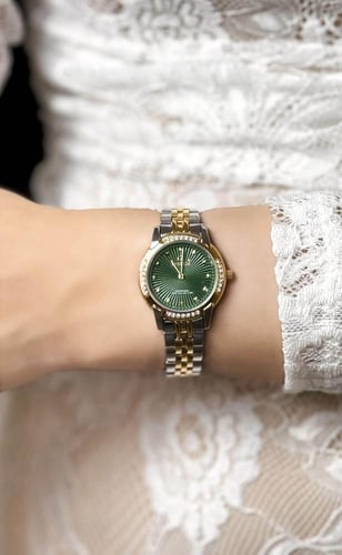 ساعة نسائية ديفوشي استيل بلون فضي و ذهبي