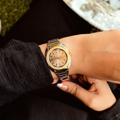 ساعة نسائية انديرا استيل بلون فضي و ذهبي