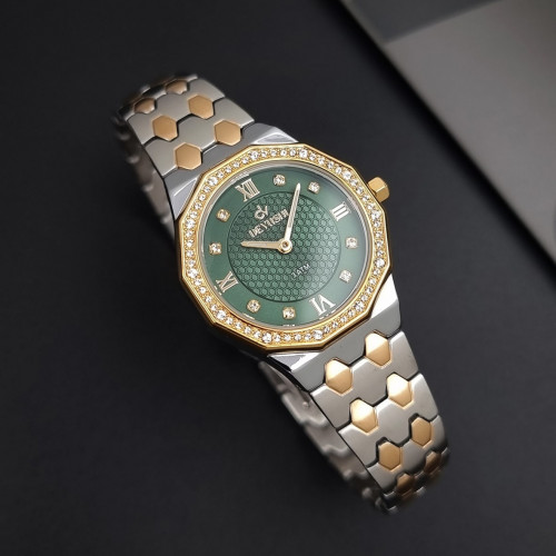 ساعة نسائية ديفوشي استيل بلون فضي و ذهبي