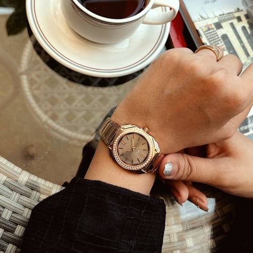 ساعة نسائية انديرا استيل بلون روز قولد