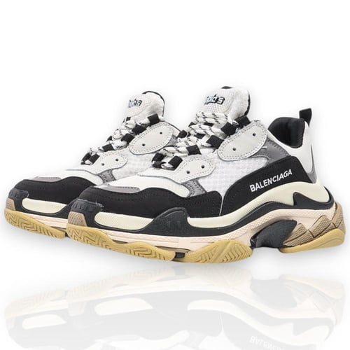 Balenciaga -بالينسياغا