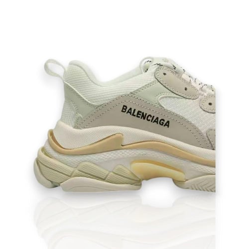 Balenciaga -بالينسياغا