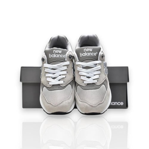 New Balance -999- نيوبالانس