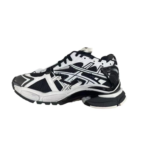 Balenciaga -بالينسياغا