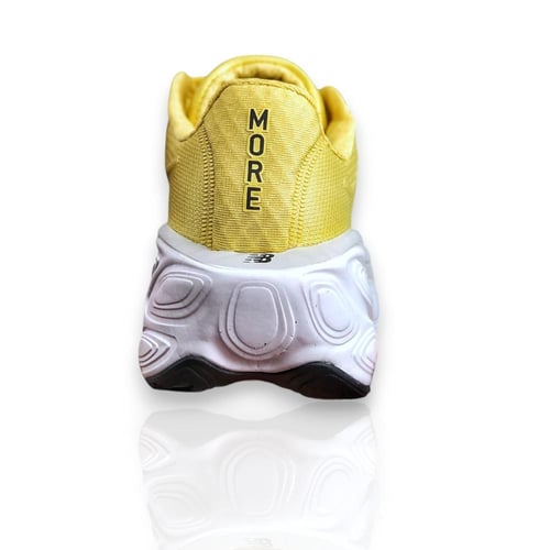 New Balance -Fresh Foam More V4- نيوبالانس