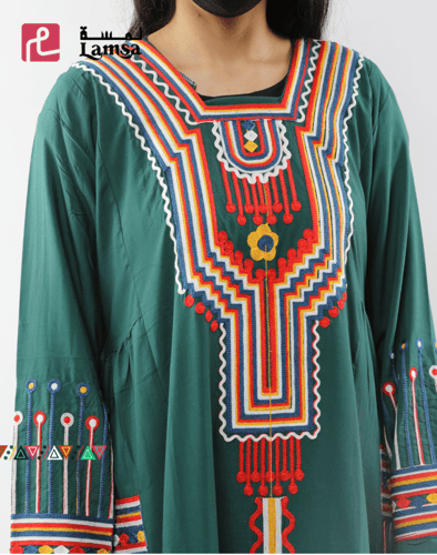 ثوب مستوحاة من المنطقة الجنوبية