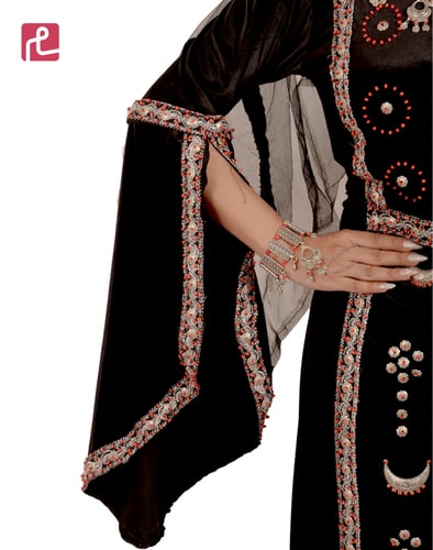 زي صنعاني بتطريز المرجان