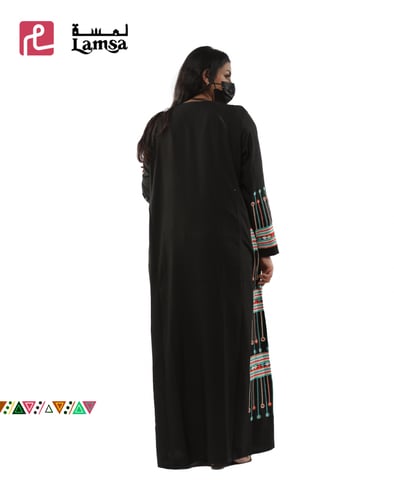 ثوب مستوحاة من المنطقة الجنوبية