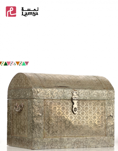 صندوق معدن ابيض مشغول يدويا خشب ملبس