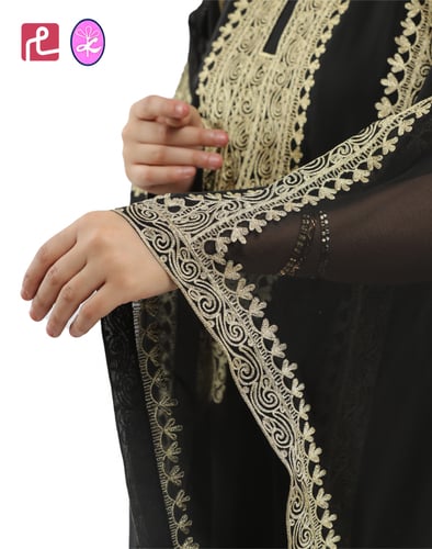 ثوب مستوحاة من المنطقة الشرقية تطريز زري ياباني