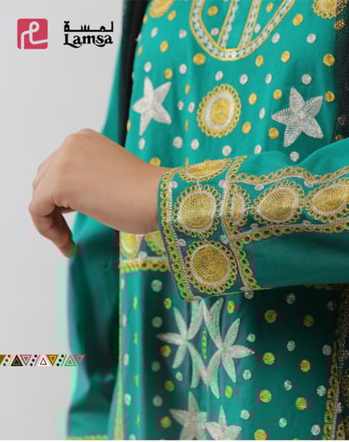 ثوب تراثي اسمه ام عصا