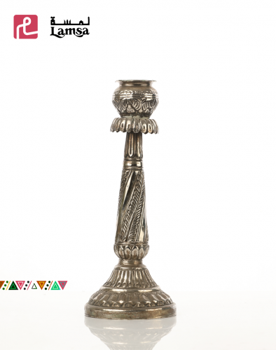 شمعدان متحفي منقوش يدويا