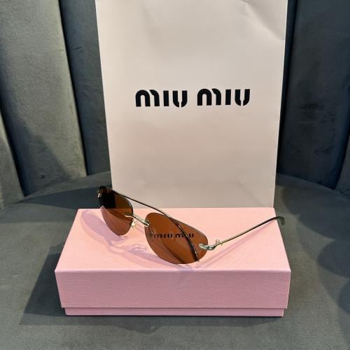 نظارات Miu Miu