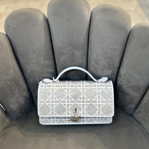 شنطة ديور