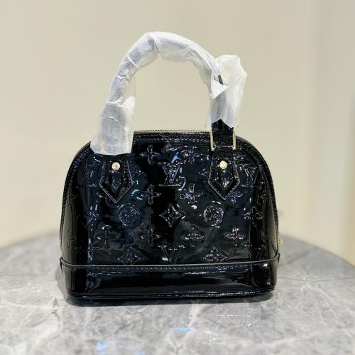 شنطة لويس فيتون s