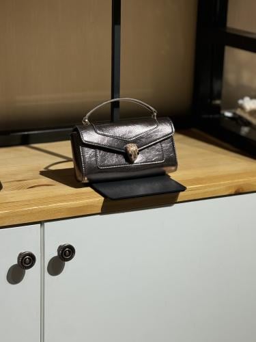 شنطة بولغاري