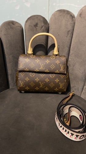 شنطه lv