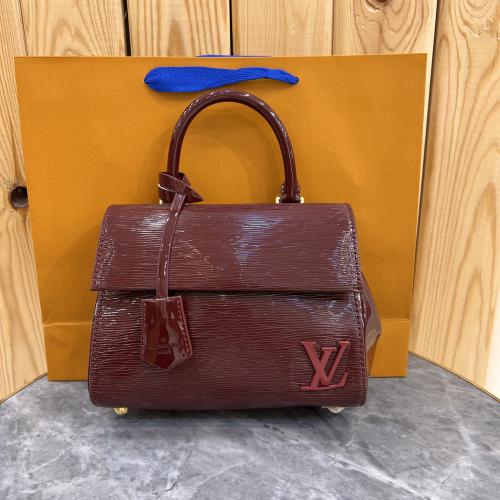 شنطة لويس فيتون