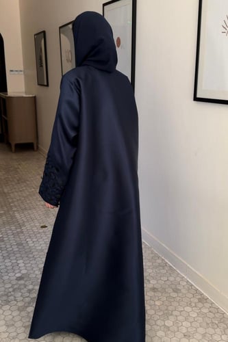 عباية كريب تفته كوري مطرزة بالخرز