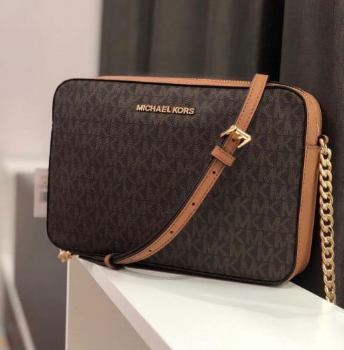 شنطة كروس بودي من مايكل كورس