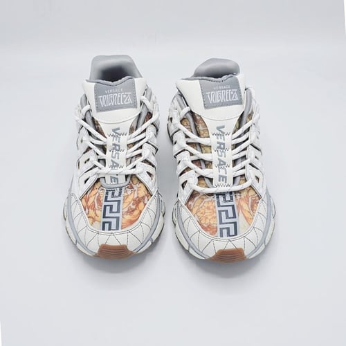 شوز رياضي ايطالي الوان