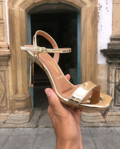 كعب نسائي برازيلي 6516.200 GOLDEN
