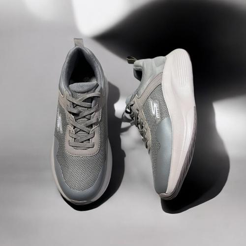حذاء نساى طبي.BEIGE