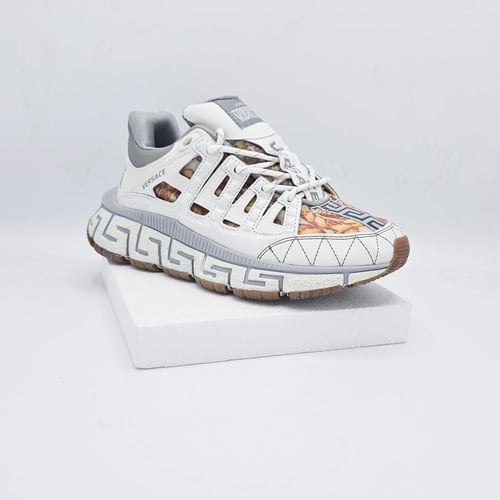 شوز رياضي ايطالي الوان