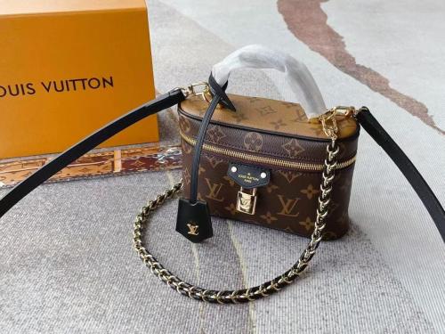 شنط لويس فيتون