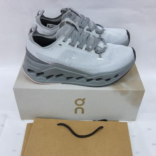 حذاء أون رننج Cloudtilt نسائي – رمادي