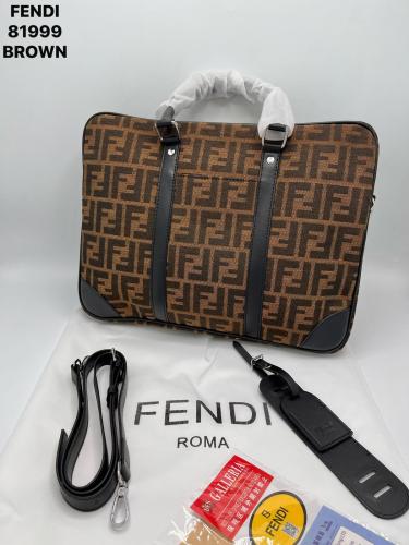 حقيبة نساء من فندي