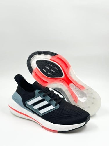 حذاء رياضي الترا بوست من اديداس