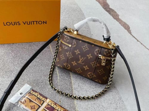 شنط لويس فيتون