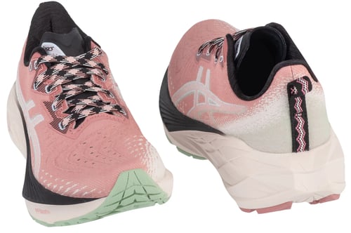 أسيكس حذاء رياضي Novablast 4 TR باللون الوردي للنس...