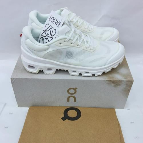 حذاء أون رننق لووي رجالي – أبيض أوف وايت