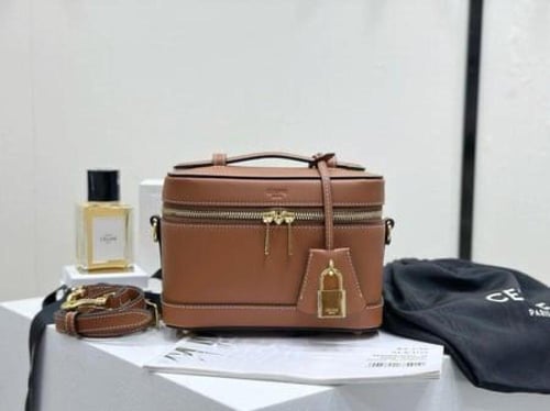 شنطة نسائية اسود تصميم بوكس بسحاب مزدوج