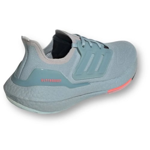 حذاء رياضي الترا بوست من اديداس