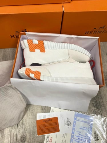 حذاء سنيكرز الايطالي من هيرمز