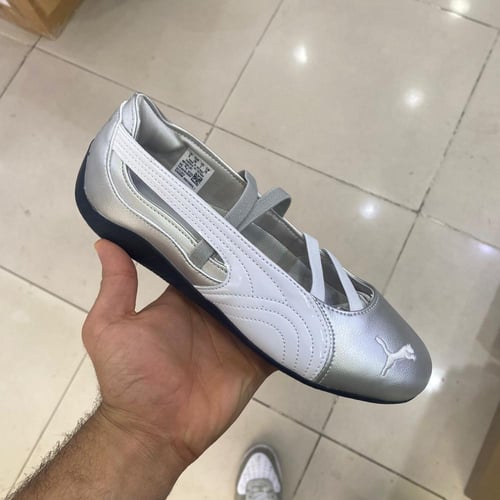 شوز فلات بوما فضي على ابيض